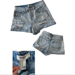 Distressed jean shorts!